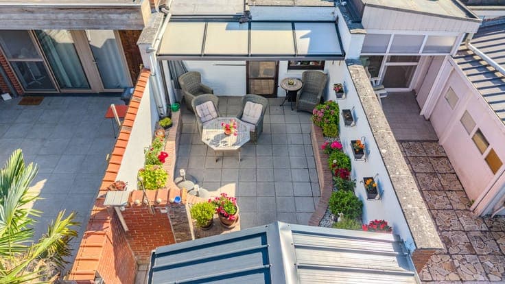 House for sale in Ypres with sunny garden and garage