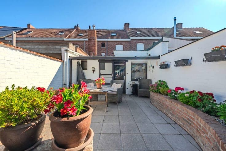 House for sale in Ypres with sunny garden and garage
