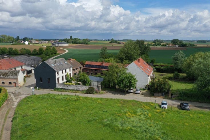 Propriété avec plusieurs logements dans un cadre verdoyant