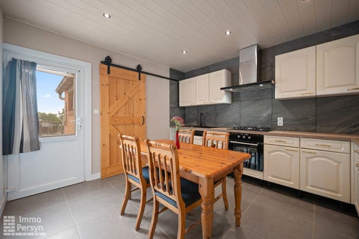 Gerenoveerde rijwoning met 2 Slaapkamers en tuin