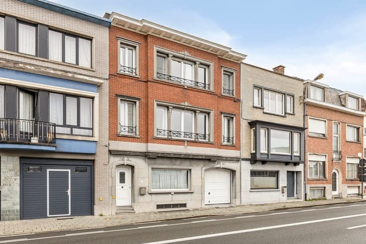 Charming townhouse with garage and city garden in Kortrijk