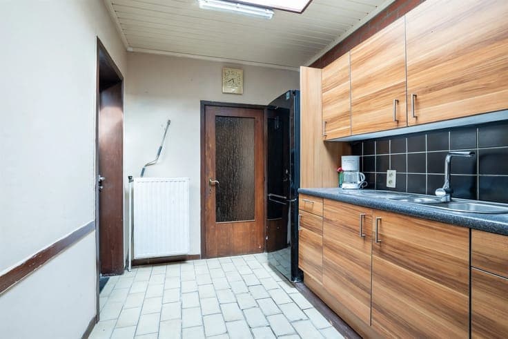 4-bedroom family home near the Dampoort train station!