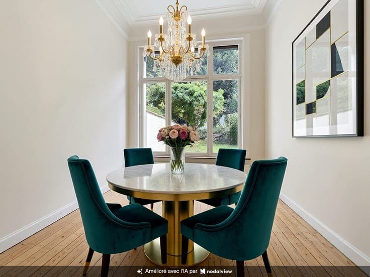 Rue aux laines: Magnificent house with garden