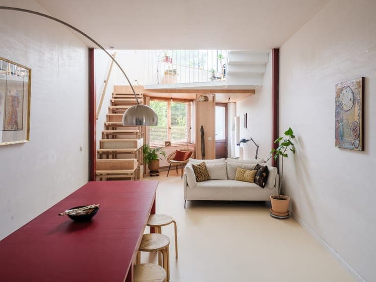 Architecturale gezinswoning met drie slaapkamers, zicht o...