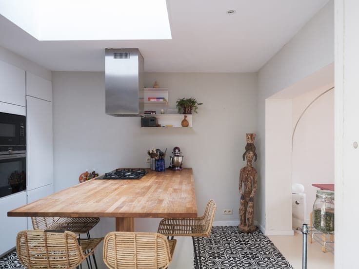Architecturale gezinswoning met drie slaapkamers, zicht o...