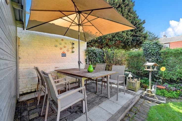 Semi-detached home in quiet Pellenberg street
