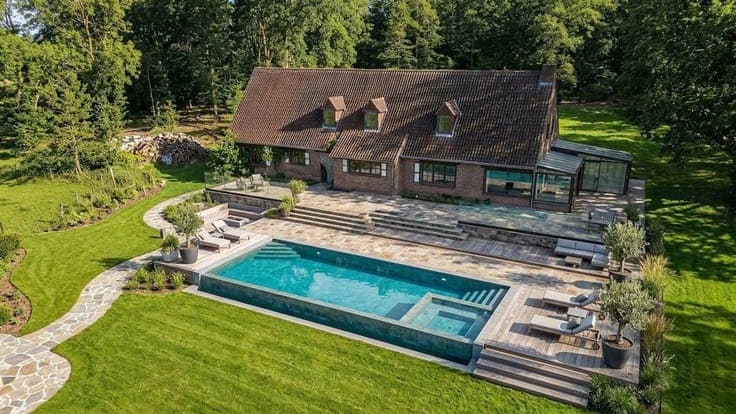 Exclusive Home on a 22,991 m² Estate in Zwevegem