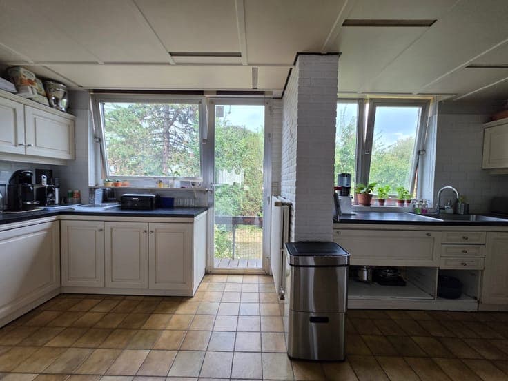 Bel-etage of 212m² with 4 bedrooms in Strombeek-Bever