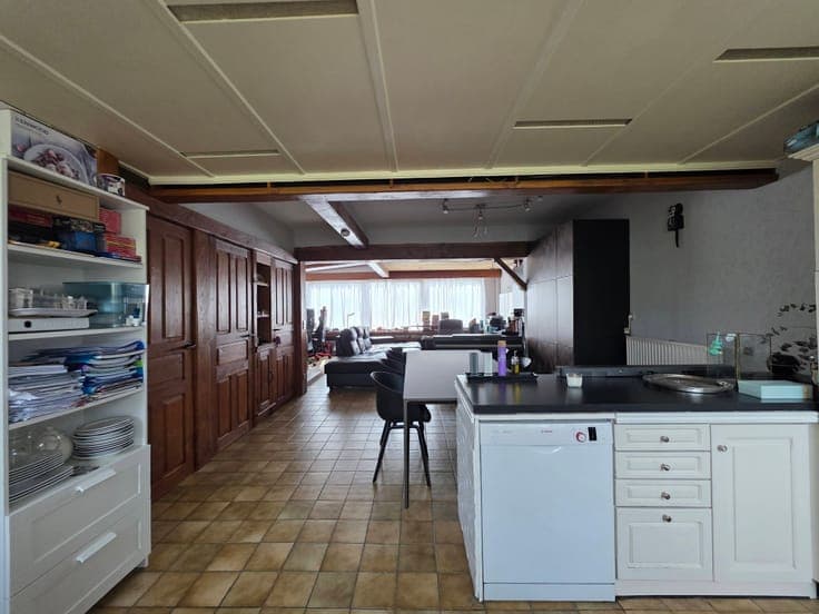 Bel-etage of 212m² with 4 bedrooms in Strombeek-Bever