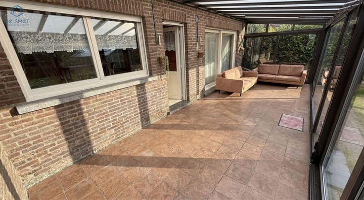 READY TO MOVE IN VILLA WITH GARDEN AND GARAGE IN ZOTTEGEM