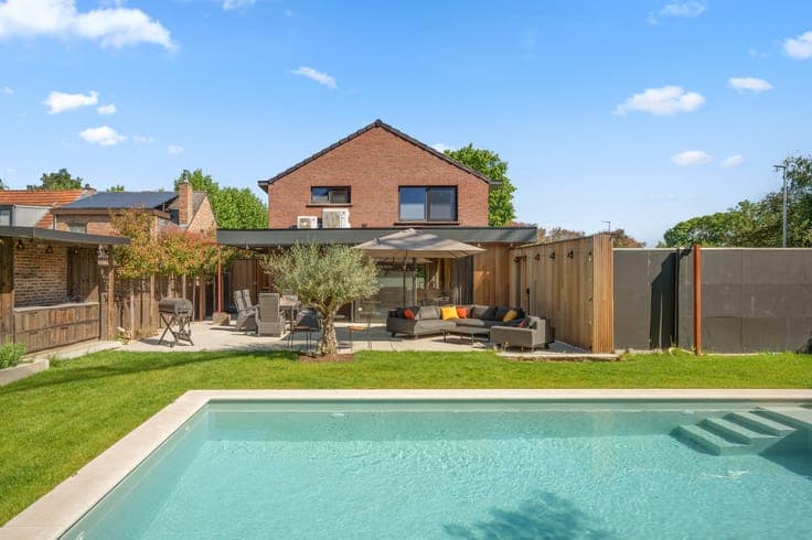 Move-in ready, energy-efficient home with pool near Leuven