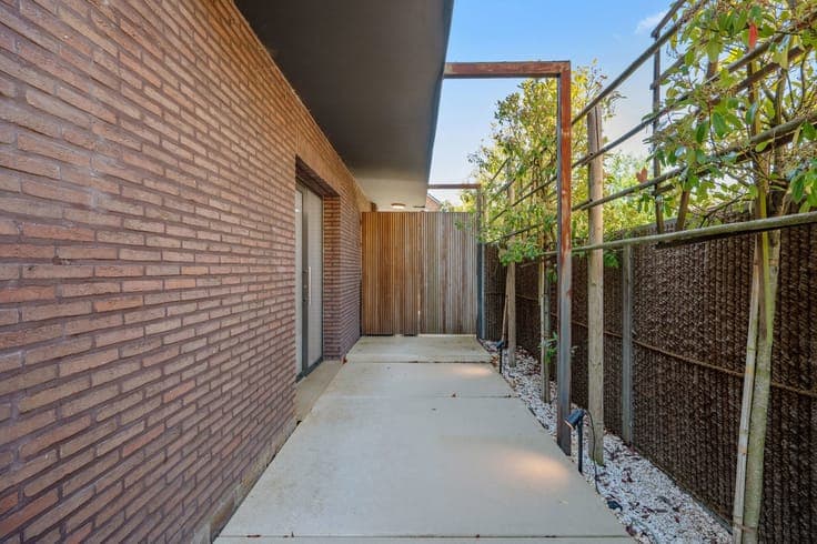 Move-in ready, energy-efficient home with pool near Leuven