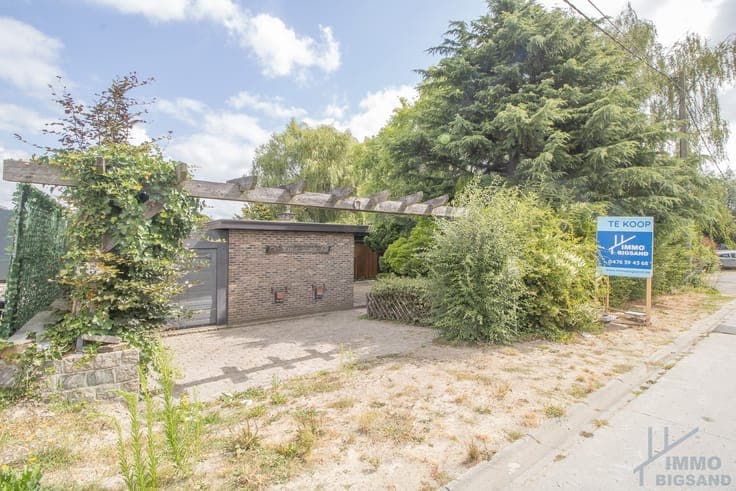 Bungalow te koop in Rekkem met 2 slaapkamers, garage en e...