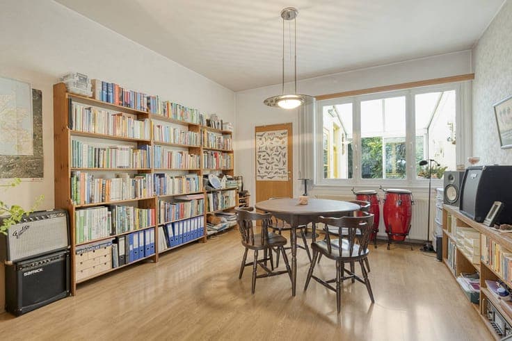 House with lots of potential for sale near Borsbeek!