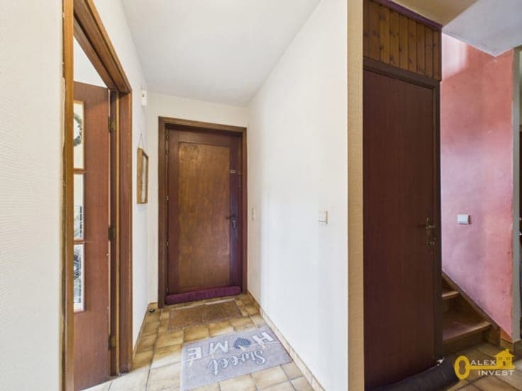 4-bedroom villa with garage and garden