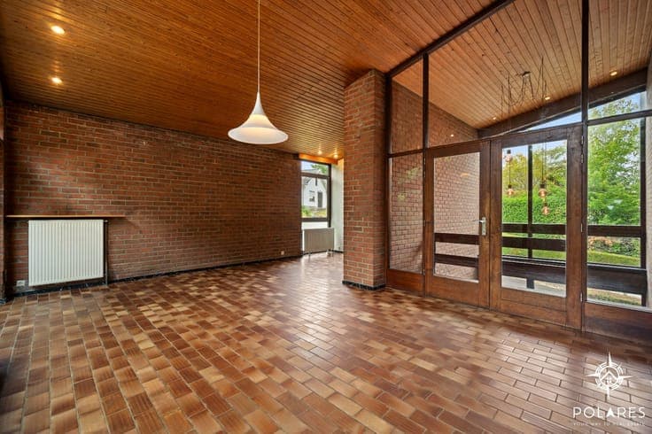 Characterful 70's home in a quiet neighborhood