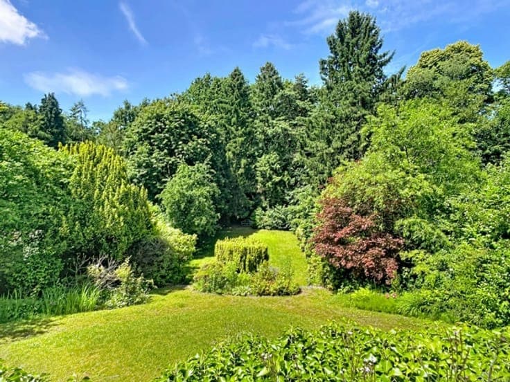 Charming VILLA with beautiful garden close to La Hulpe