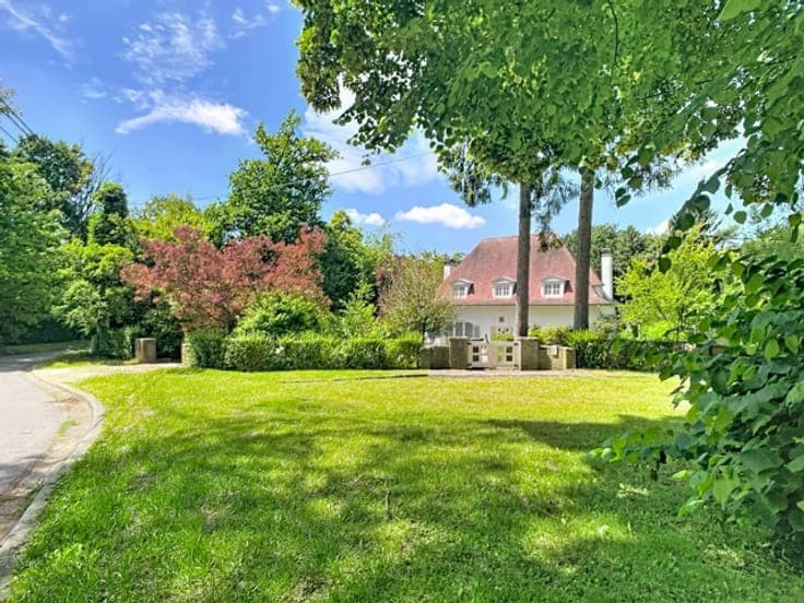 Charming VILLA with beautiful garden close to La Hulpe