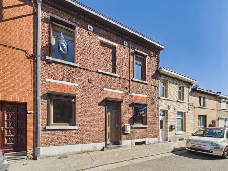 2-Bedroom House with COURTYARD