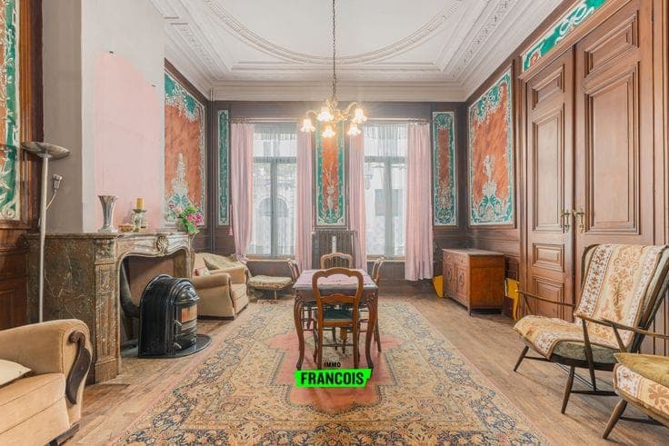 Charming townhouse with 6 bedrooms and courtyard in Schaerb…