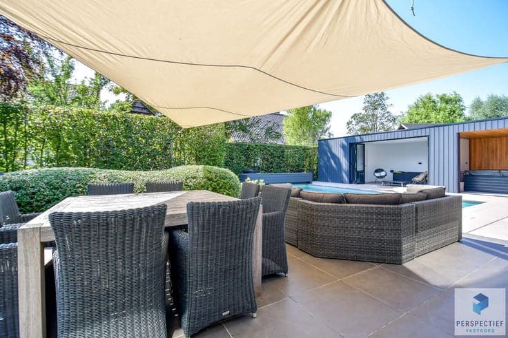 Ruime (254m²) instapklare gezinswoning met 4 slaapkamers,...