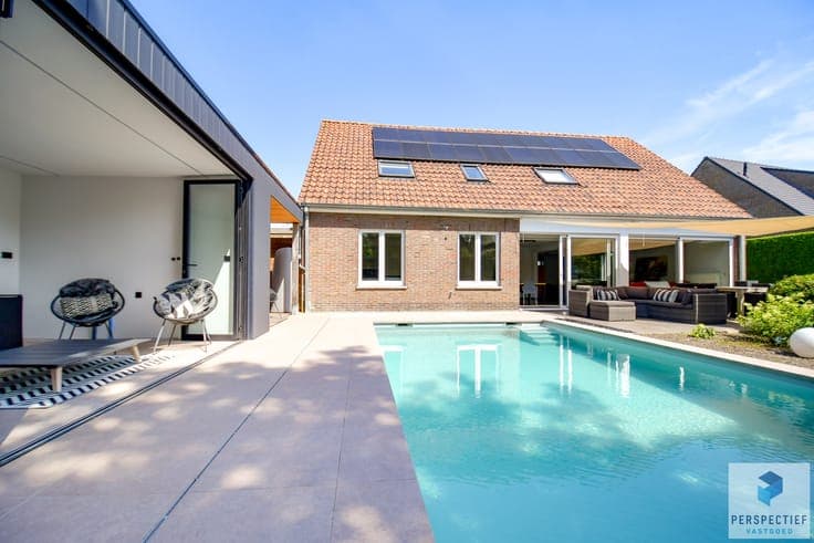 Ruime (254m²) instapklare gezinswoning met 4 slaapkamers,...