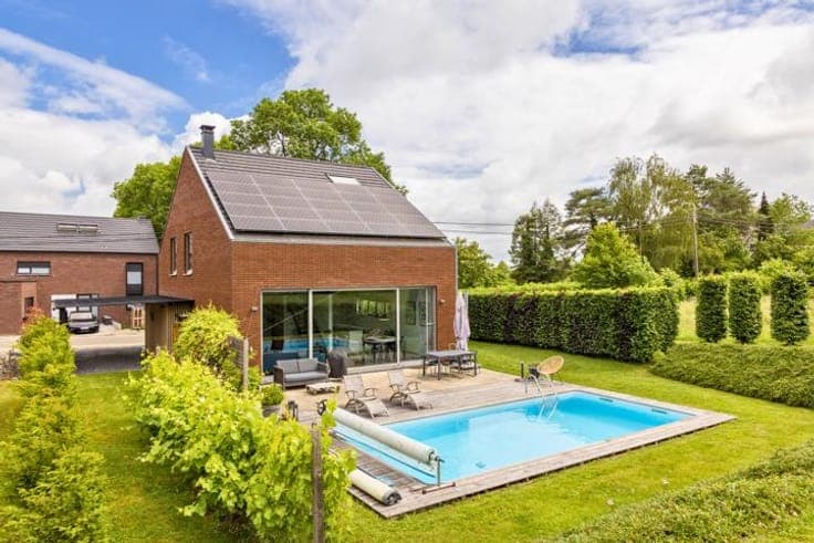 Beautiful 3-bedroom villa with swimming pool