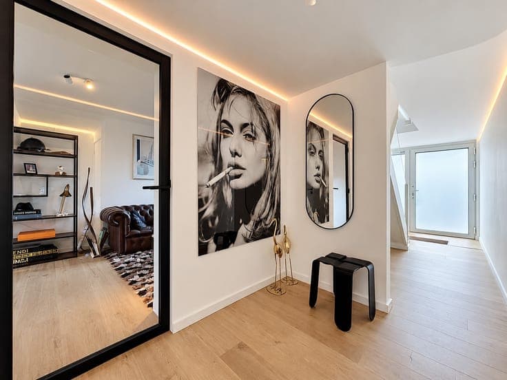 B&B – Moment : Strakke, lichtovergoten designwoning in ru...