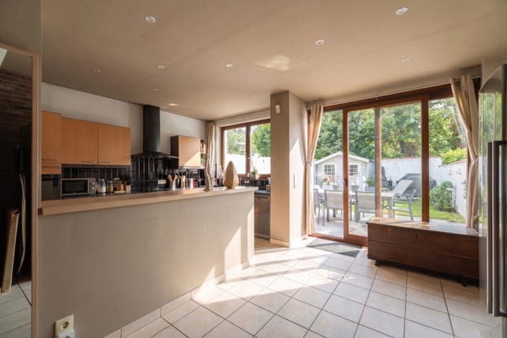 4-Bedroom Family Home with Garden