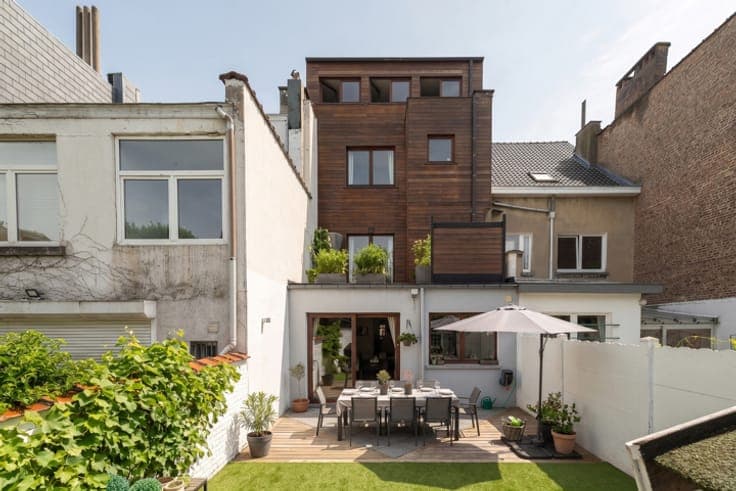 4-Bedroom Family Home with Garden