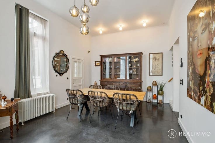 Authentiek gerenoveerde woning met ruim terras in hartje ...