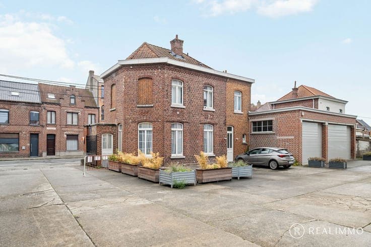 Authentiek gerenoveerde woning met ruim terras in hartje ...