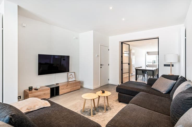 Stijlvol gerenoveerde woning met 3 slaapkamers op toploca...