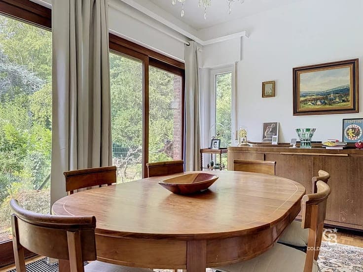 Beautiful house (approx. 100 sq. m.) with a spacious, tree-l