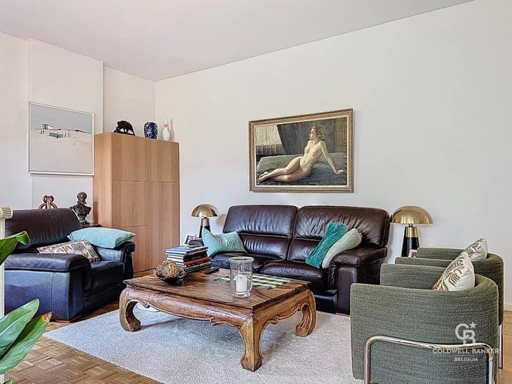 Beautiful house (approx. 100 sq. m.) with a spacious, tree-l