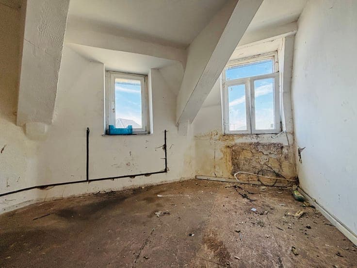 MAISON UNIFAMILIALE - 11CH - INVESTISSEMENT
