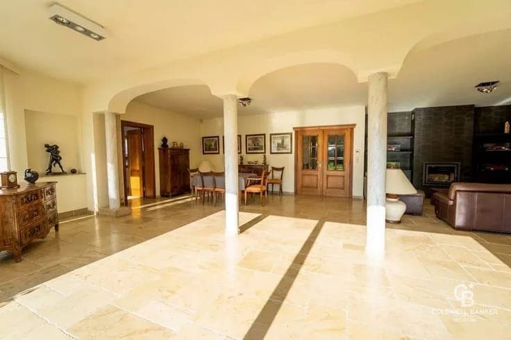 1.32-hectare estate with a swimming pool