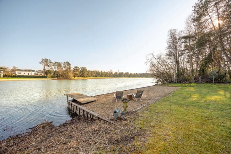 Timeless villa on Lake Keerbergen