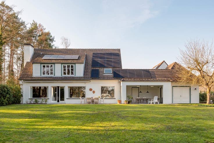 Timeless villa on Lake Keerbergen