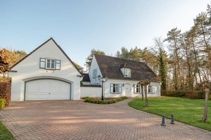 Timeless villa on Lake Keerbergen