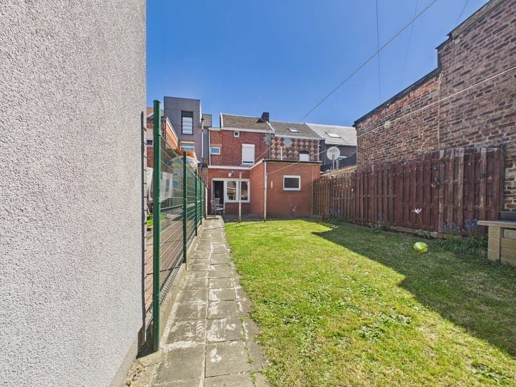 3-bedroom house with garden and garage