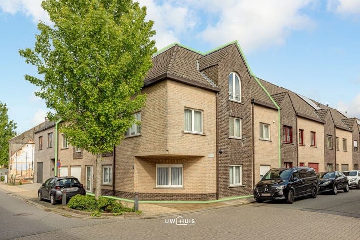 3 UNITS – WORRY-FREE INVESTMENT PROPERTY