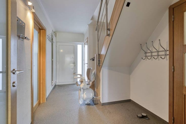 Ready to move in family home with 5 bedrooms and garden in D