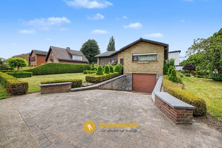Te renoveren bungalow met 3 slaapkamers te koop in Oostakker