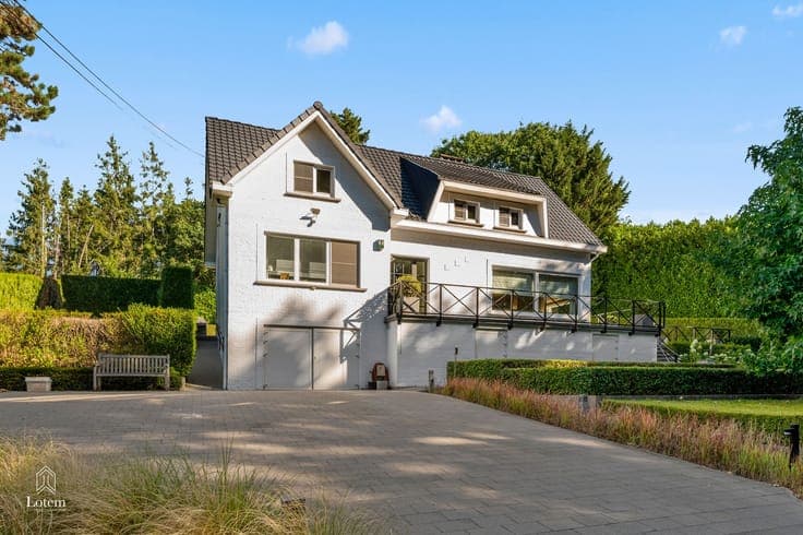 Exclusieve villa in Franse stijl met zwembad