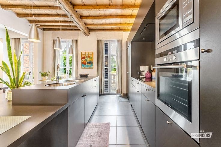 Charming character home with 3 to 4 bedrooms in Oekene