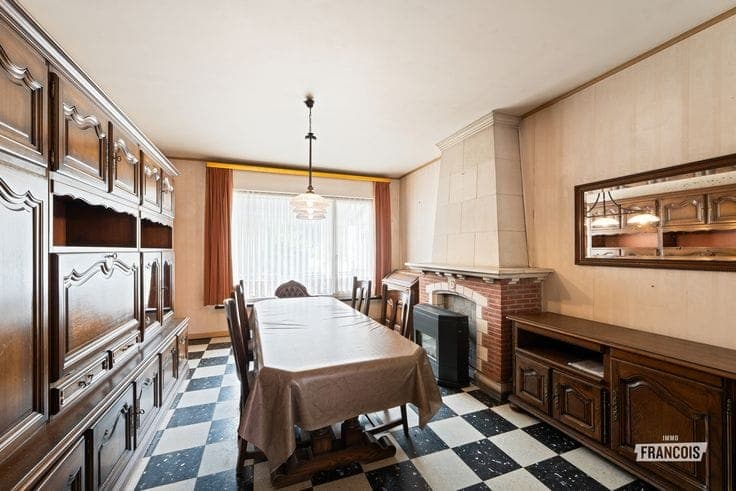 Property for renovation with 3 bedrooms and plenty of poten…