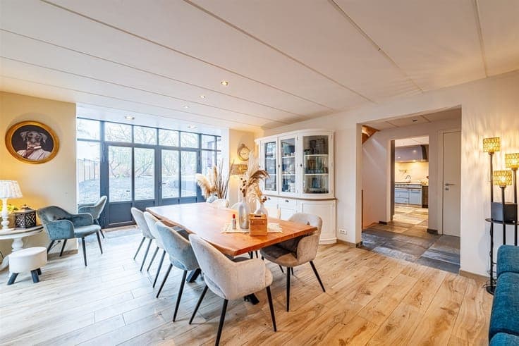 Spacious contemporary villa in Chastre