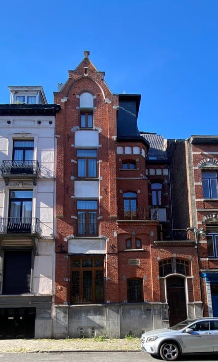 Ambiorix Square and Jambline de Meux Square / Manor house "a
