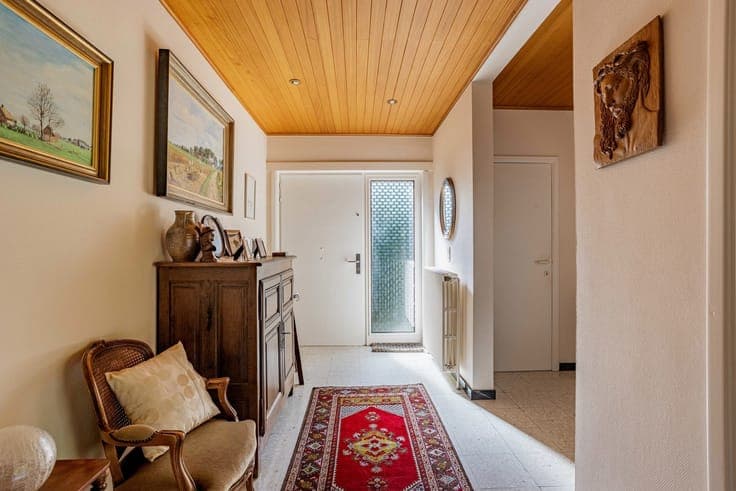 Unique bungalow on 27 ares with private woodland and pond